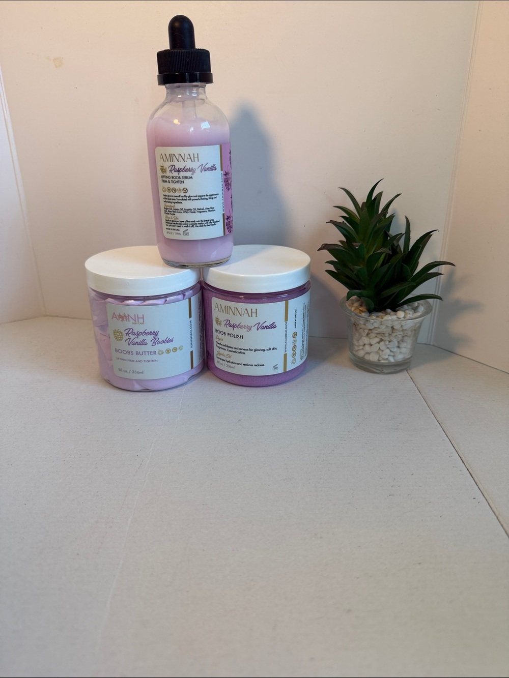 # 20 Aminnah Raspberry Vanilla Boobies
Boobs Butter
Lifting Boob Serum